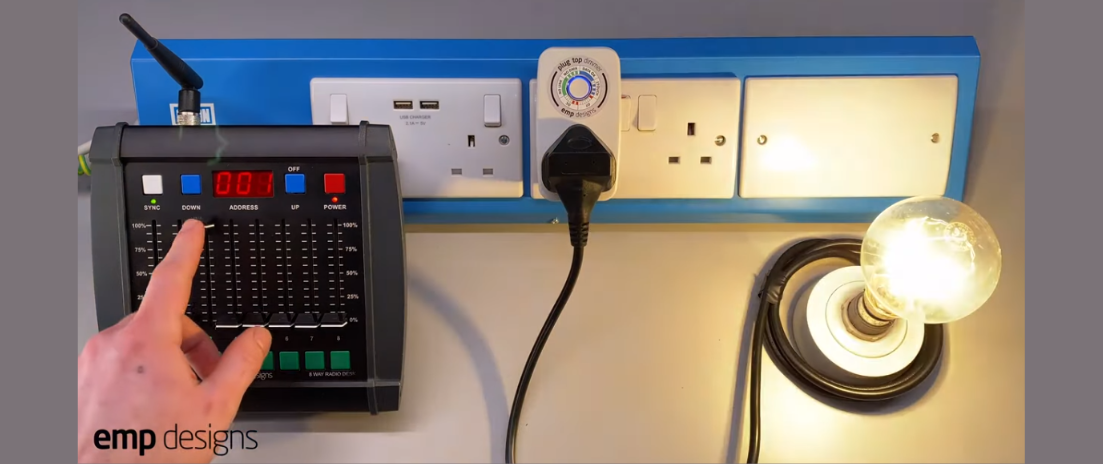 Plug Top Dimmer video still in use with Radio Desk & tungsten lamp